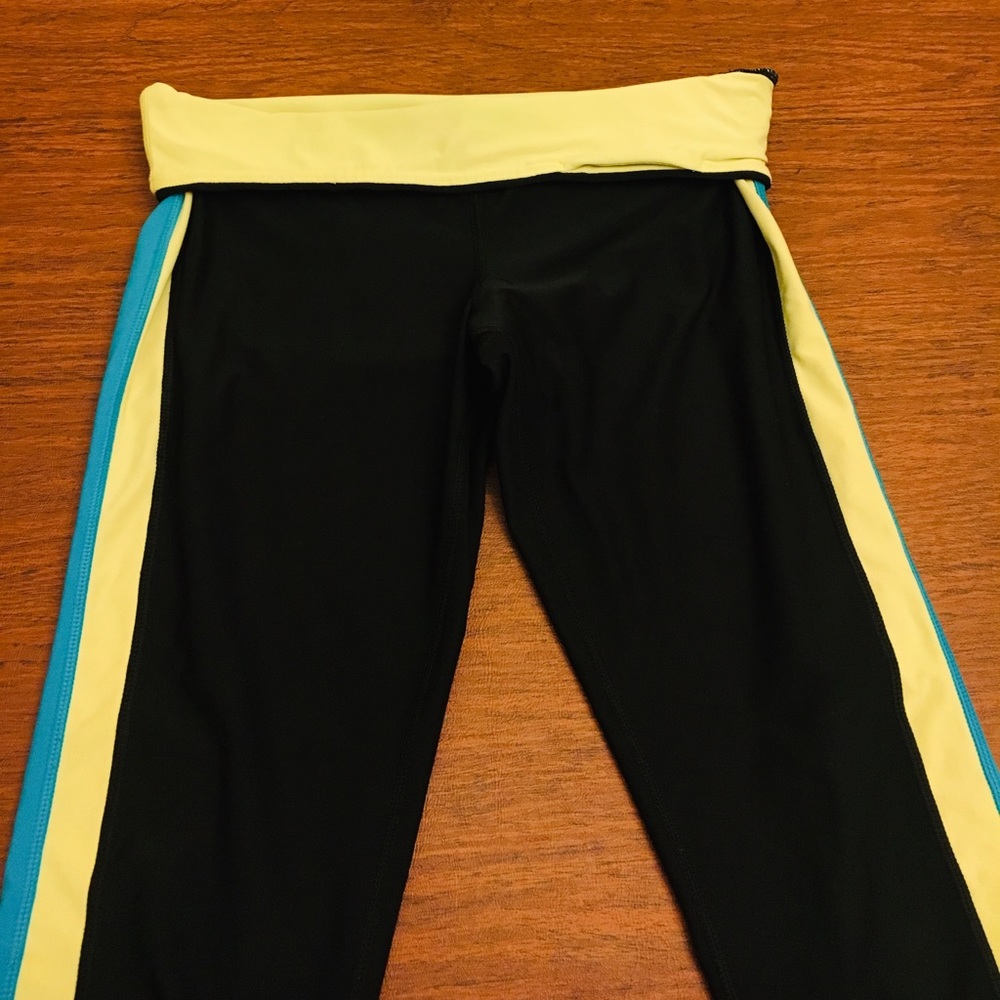 Yoga pants - Picture 2 of 2